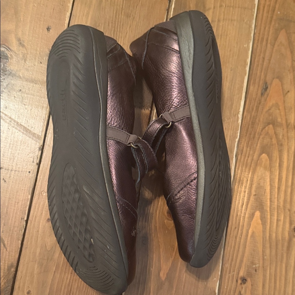 Earth Brown Leather Cross-Strap Ballet Flats - Picture 5 of 7